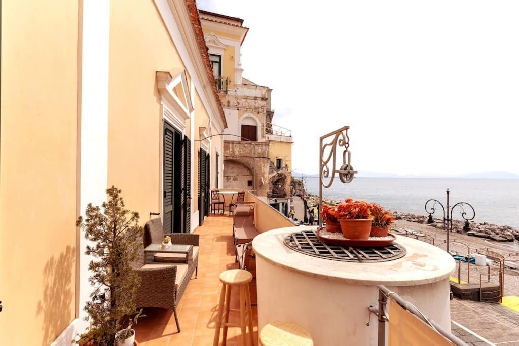 Casa Del Pozzo Sulla Spiaggia Cetara Exterior photo